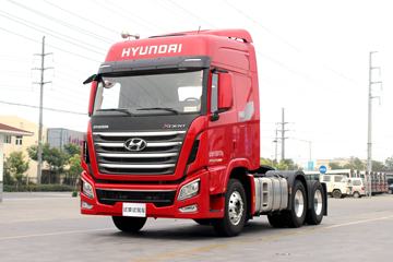 现代商用车 创虎XCIENT重卡 520马力 6X4 AMT自动挡牵引车(CHM4251KPQ49V)