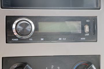 �Ĵ��ִ� ��Խ 115���� 4X2 3.7����ж��(���)ͼƬ