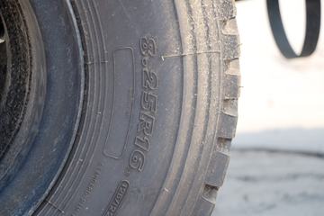 �Ĵ��ִ� ��Խ 115���� 4X2 3.7����ж��(���)ͼƬ