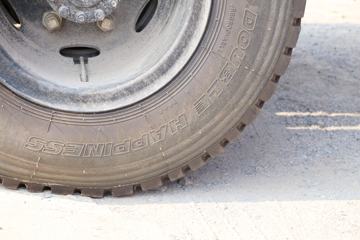 �Ĵ��ִ� ��Խ 115���� 4X2 3.7����ж��(���)ͼƬ