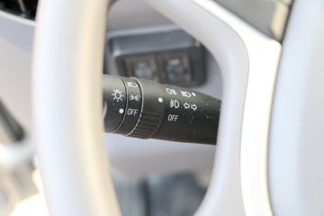 ���� ����CTS 143���� 4X2 4.085�׵�����س�(�м���)(ZJV5040XLCQL)ͼƬ