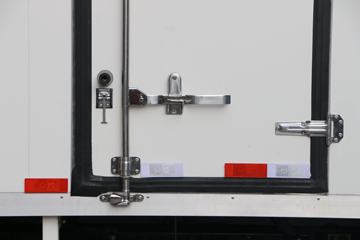 ���� ����CTS 143���� 4X2 4.085�׵�����س�(�м���)(ZJV5040XLCQL)ͼƬ