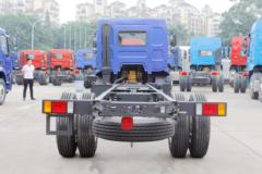 东风柳汽 新乘龙M3中卡 185马力 4X2 7.7米厢式载货车(LZ5180XXYM3AB)