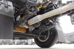 东风柳汽 新乘龙M3中卡 185马力 4X2 7.7米厢式载货车(LZ5180XXYM3AB)