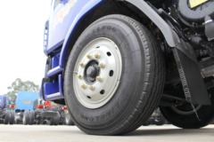 东风柳汽 新乘龙M3中卡 185马力 4X2 7.7米厢式载货车(LZ5180XXYM3AB)
