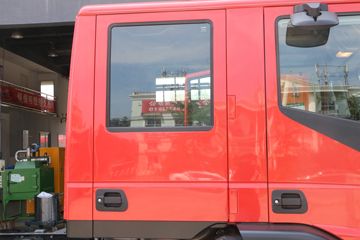 ��ά�� Eurocargoϵ���ؿ� 299���� 4X2 ˫���ػ�������(ML180E30D)ͼƬ