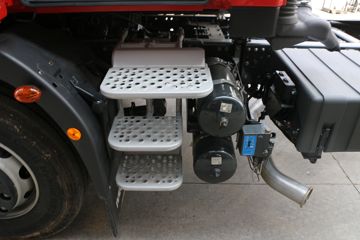 ��ά�� Eurocargoϵ���ؿ� 299���� 4X2 ˫���ػ�������(ML180E30D)ͼƬ