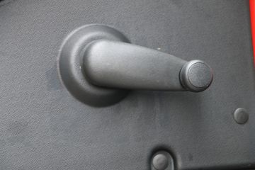 ��ά�� Eurocargoϵ���ؿ� 299���� 4X2 ˫���ػ�������(ML180E30D)ͼƬ