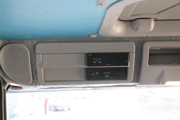 ��ά�� Eurocargoϵ���ؿ� 299���� 4X2 ˫���ػ�������(ML180E30D)ͼƬ