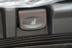 依维柯 Eurocargo系列重卡 299马力 4X2 双排载货车底盘(ML180E30D)