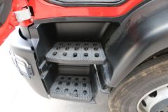 依维柯 Eurocargo系列重卡 299马力 4X2 双排载货车底盘(ML180E30D)