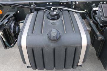 ��ά�� Eurocargoϵ���ؿ� 299���� 4X2 ˫���ػ�������(ML180E30D)ͼƬ