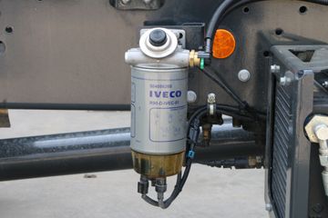 ��ά�� Eurocargoϵ���ؿ� 299���� 4X2 ˫���ػ�������(ML180E30D)ͼƬ