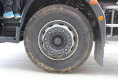 依维柯 Eurocargo系列重卡 299马力 4X2 双排载货车底盘(ML180E30D)