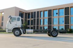 中国重汽 豪瀚J5G中卡 180马力 4X2 6.75米栏板载货车(ZZ1185K5113E1)