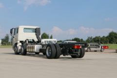 中国重汽 豪瀚J5G重卡 310马力 6X2 中置轴轿运车底盘(ZZ1225N50C3E1) 中国重汽 豪瀚J5G重卡 310马力 6X2 中置轴轿运车底盘(ZZ1225N50C3E1)