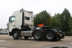 中国重汽 HOWO T7H重卡 440马力 6X4危险品牵引车(ZZ4257V324HE1B)