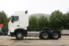 中国重汽 HOWO T7H重卡 440马力 6X4危险品牵引车(ZZ4257V324HE1B)