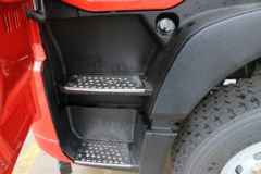 中国重汽 HOWO T7H重卡 440马力 8X4 8米自卸车(ZZ3317V426HE1)