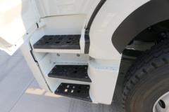 中国重汽 豪瀚J5G重卡 340马力 4X2牵引车(9挡)(ZZ4185N3613E1)