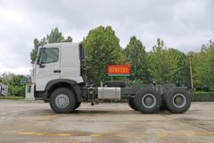 中国重汽 HOWO A7系重卡 420马力 6X4 自卸车底盘(出口车)(ZZ3257V3647P1)