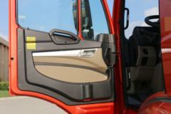 中国重汽 豪瀚J7B重卡 380马力 6X4牵引车(ZZ4255N3246E1) 中国重汽 豪瀚J7B重卡 380马力 6X4牵引车(ZZ4255N3246E1)