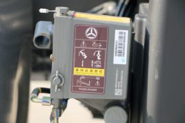 豪瀚J7B&nbsp;牵引车底盘                                                图片