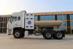 中国重汽 豪瀚J7G重卡 430马力 6X4 CNG牵引车(16挡)(ZZ4255N3847E1C)