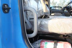 东风商用车 天锦中卡 140马力 4X2 6.2米排半栏板载货车(DFL1160BX7)