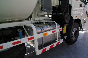 欧曼ETX&nbsp;混凝土搅拌车底盘                                                图片