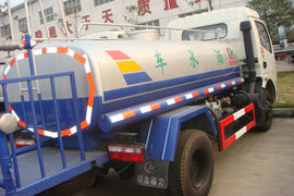 东风股份底盘&nbsp;洒水车/喷洒车上装图片