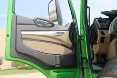 中国重汽 豪瀚N6G重卡 380马力 8X4自卸车底盘