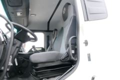 东风商用车 天锦KR 230马力 4X2 9.8米排半厢式载货车(DFH5180XXYE2)