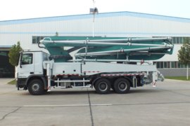 奔驰底盘&nbsp;泵车外观                                                图片