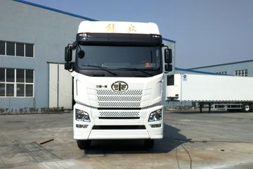 青岛解放 JH6 智享版 580马力 8X4 9.5米AMT自动档冷藏车(CA5320XLCP25K15L7T4E6A80)