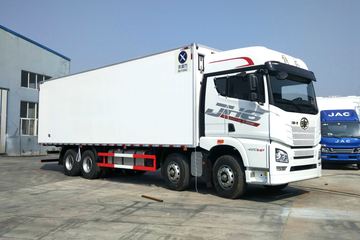 青岛解放JH6 智享版 580马力 8X4 柴油 AMT自动档 9.32米解放JH6冷藏车