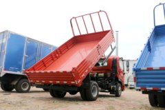 飞碟奥驰 X6系列 130马力 4X2 4.13米自卸车(长泰8A45X)