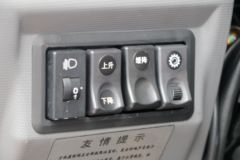 飞碟奥驰 X6系列 130马力 4X2 4.13米自卸车(长泰8A45X)