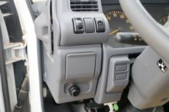 庆铃 五十铃100P 98马力 4.275米单排栏板轻卡(QL1040A6HA)