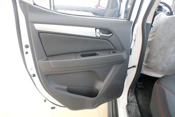 ������ʮ�� �￧TAGA 2018�� ������ 3.0T���� 131���� ����˫��Ƥ��ͼƬ