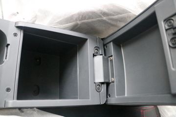 ������ʮ�� �￧TAGA 2018�� ������ 3.0T���� 131���� ����˫��Ƥ��ͼƬ