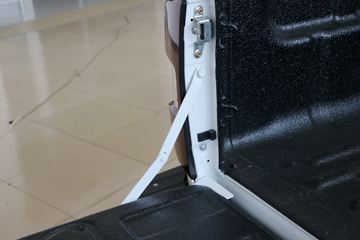 ������ʮ�� �￧TAGA 2018�� ������ 3.0T���� 131���� ����˫��Ƥ��ͼƬ