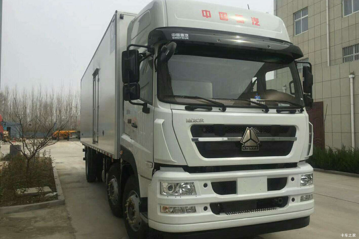 中国重汽 斯太尔M5G 310马力 6X2 冷藏车(冰凌方)