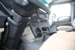 中国重汽 新斯太尔DM5G重卡 340马力 4X2牵引车(ZZ4181N361GE1)