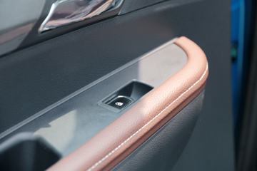 ����T8 2018�� ����� 2.0T���� 139���� ���� ��˫��Ƥ��ͼƬ