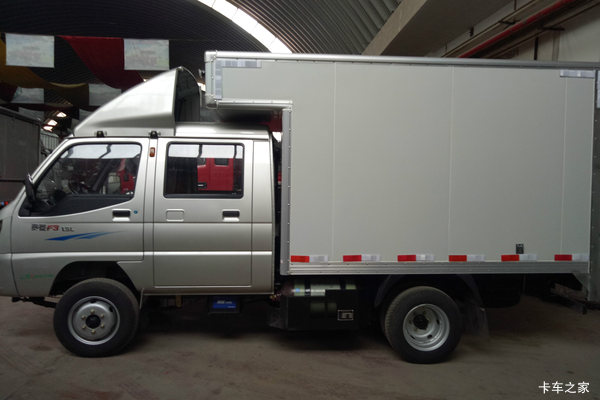 唐骏欧铃 赛菱F3 1.2L 91马力 汽油 2.56米双排厢式微卡(国六)(ZB5020XXYASC3L)
