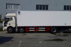 一汽解放 J6M 280马力 6X2 9.6米冷藏车(冰凌方)