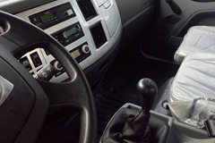 一汽解放 J6L 220马力 6X2运油车(陆平机器牌)(LPC5250GYYC5)