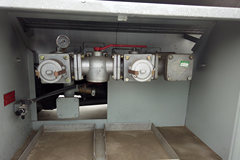 一汽解放 J6L 220马力 6X2运油车(陆平机器牌)(LPC5250GYYC5)