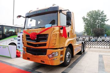 博雷顿 49T 6X4矿区港口纯电动牵引车250kWh